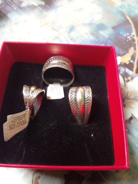 Продам серебрянный набоп