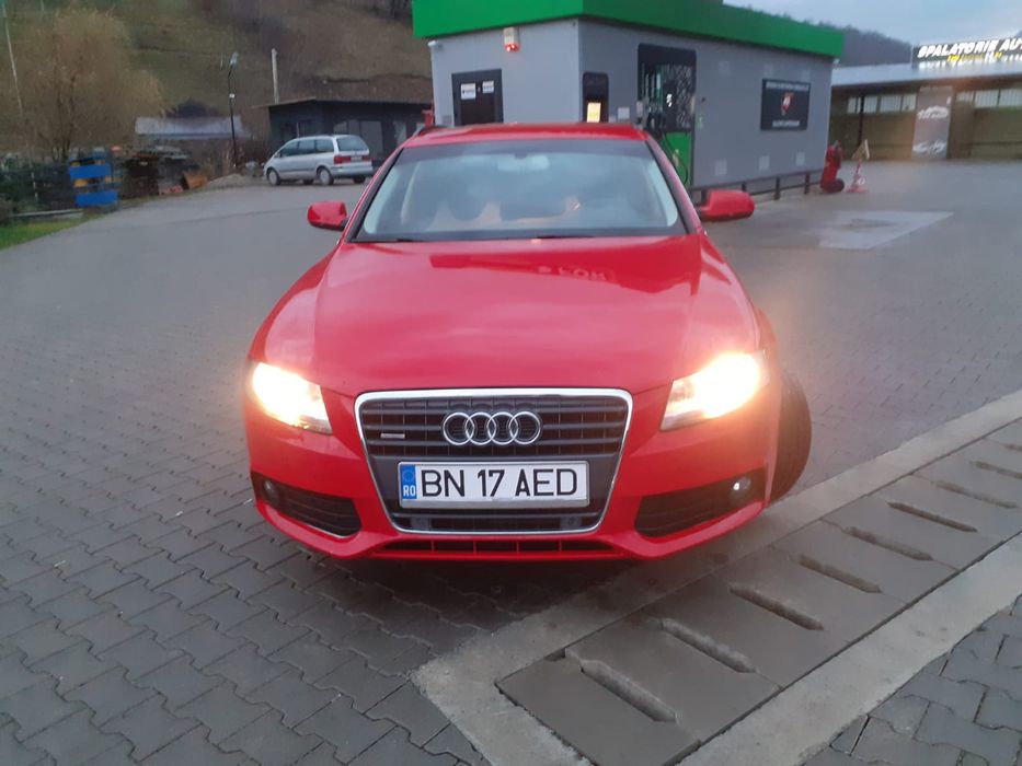 Vand Audi A4 b8 quattro,motor 2.0 anul 2011 in stare impecabilă