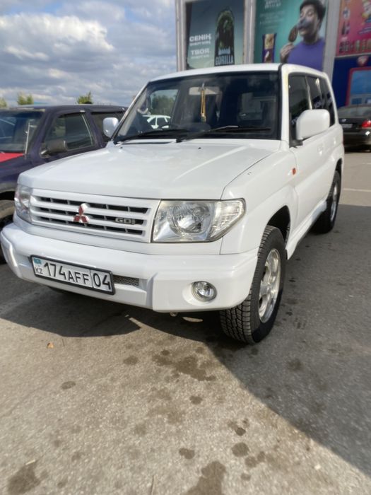 продам митцубиси поджеро *!