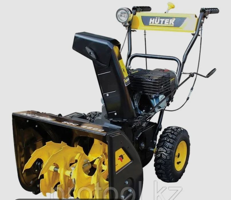 Снегоуборшик продам