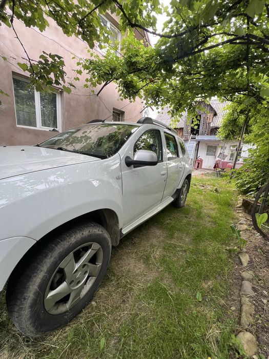 Vând Dacia Duster