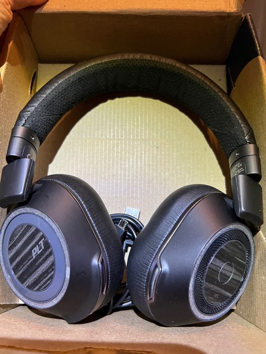 Casti Plantronics Voyager B8200 UC