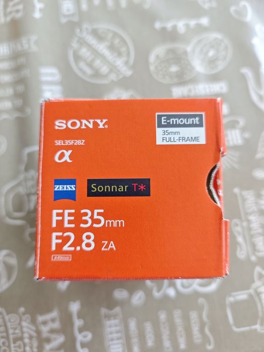 Обектив Sony Sonnar T* FE 35 mm / F2.8