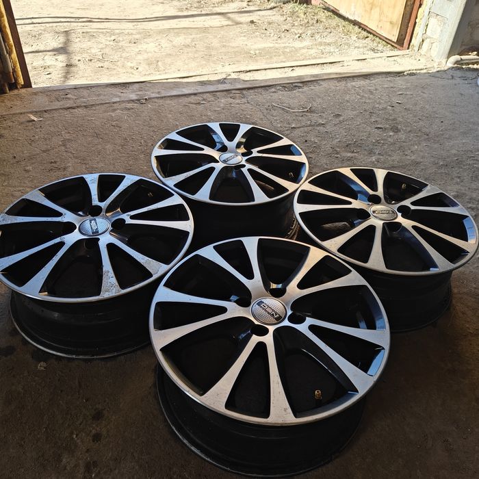 R15 PCD 4*100 Комплект легкосплавных дисков