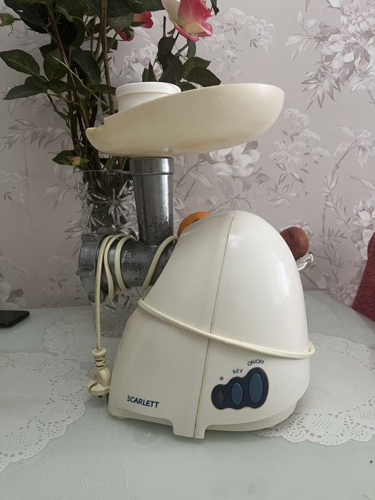 Электромясорубка Scarlett