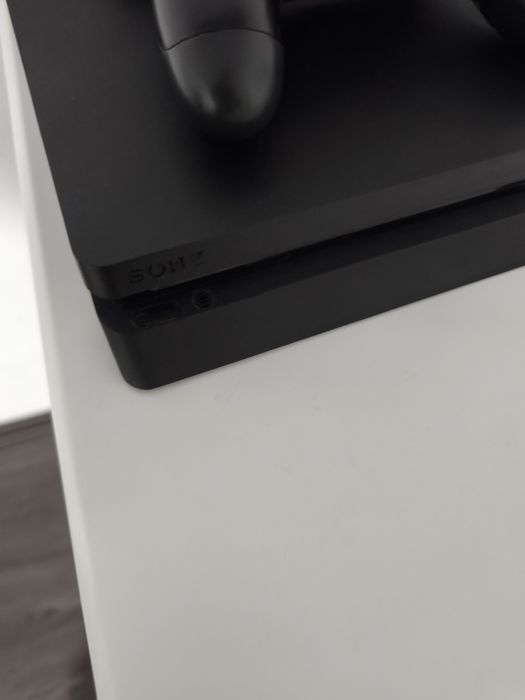Ps4 perfecta stare de funcționare. Vine însoțit de câteva jocuri