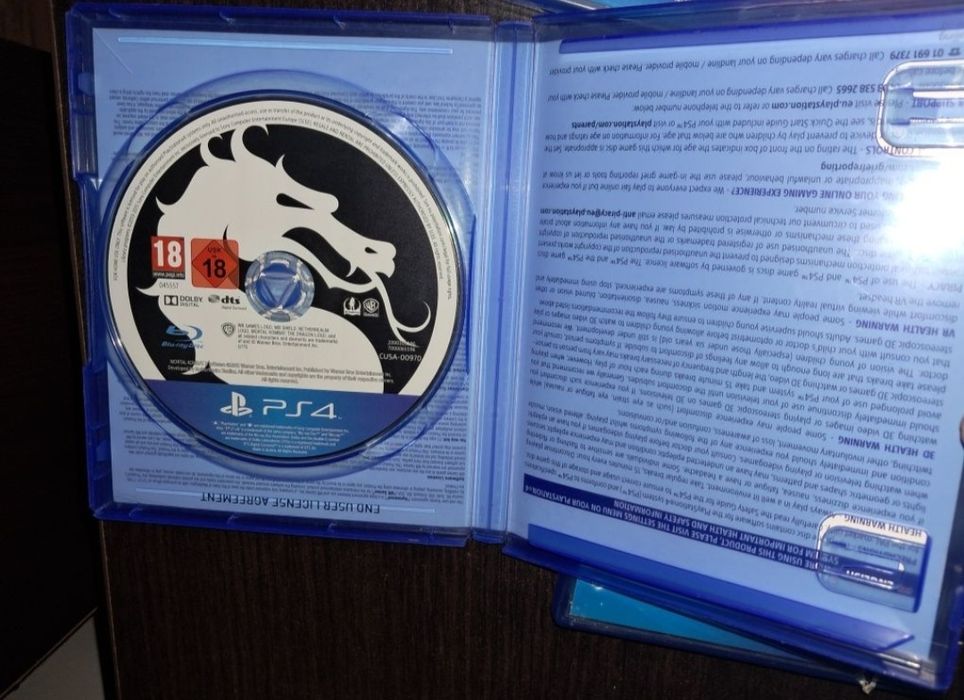 Ps4 slim 1tb storage + 2 controlere originale si 5 jocuri - negociabi