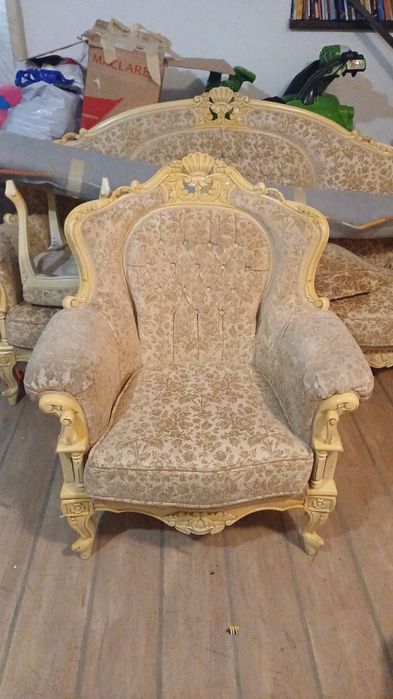 Холна гарнитура  с дърворезба