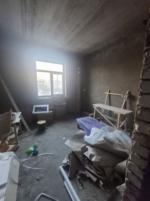 Ibn sino Jar ariq 3 xona 1 etaj novastroyka kvartira sotiladi 76 kvm2