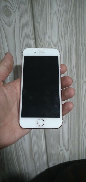 Продам или Обмен айфон 7 128