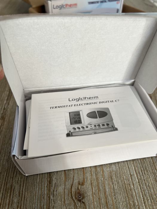 Termostat cu fir programabil Logictherm C7 •nou•