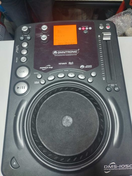 Продавам CDj omnitronic DMS 1050