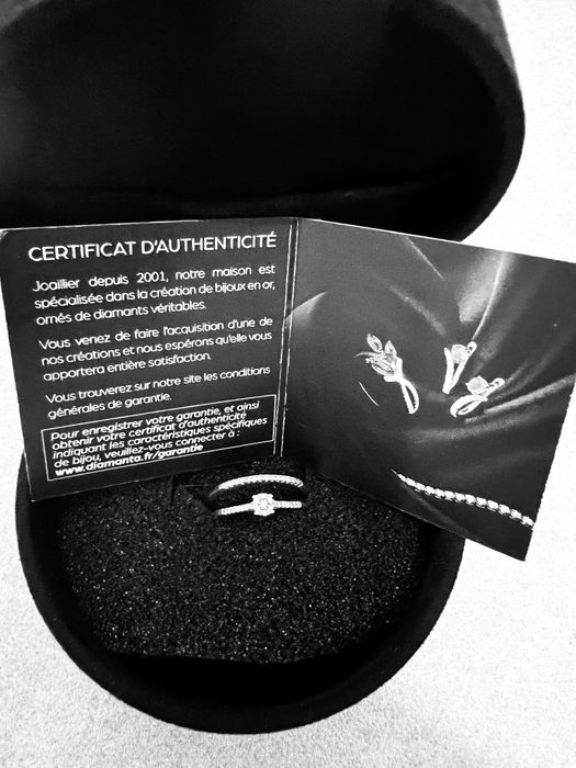 Inele dama din aur alb cu diamante