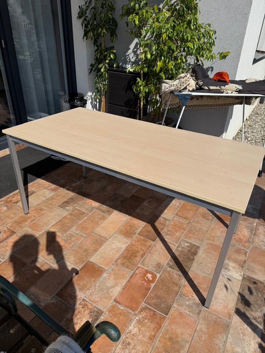 Mese de diferite dimensiuni