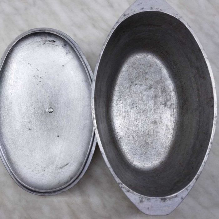 Утятница, флейка-переноска для яиц, кружки, банки для консервации.