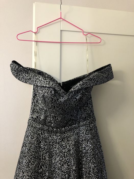 Платье праздничное,шикарное.