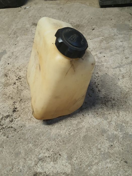 Rezervor tractoras tuns gazon utilaj