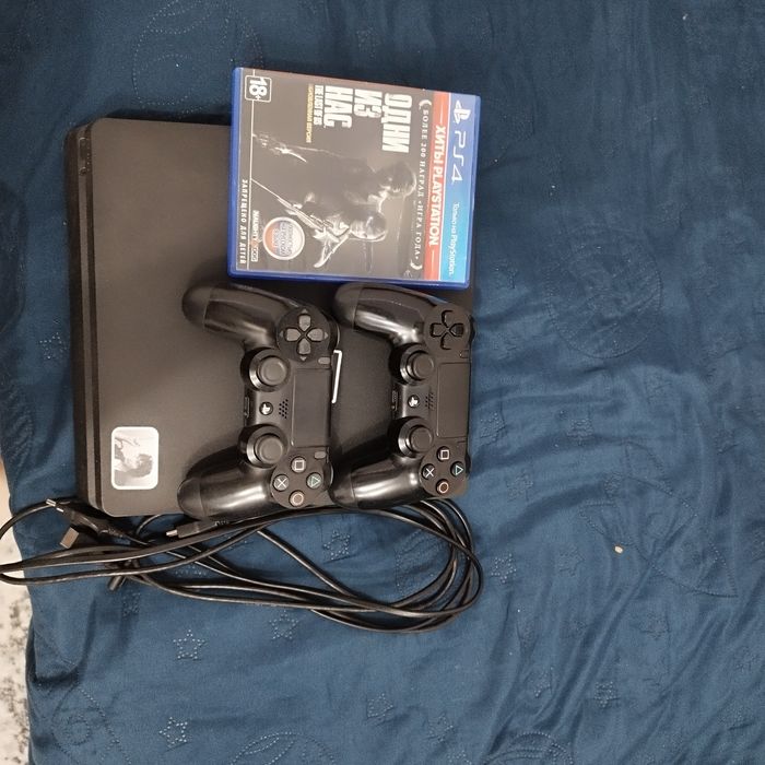 Playstation 4 slim