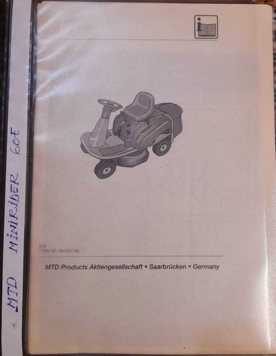 Tractoraș tuns iarba Minirider 60 E