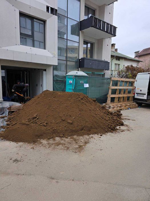 Почистващи, изкопни, насипни и озеленителни услуги