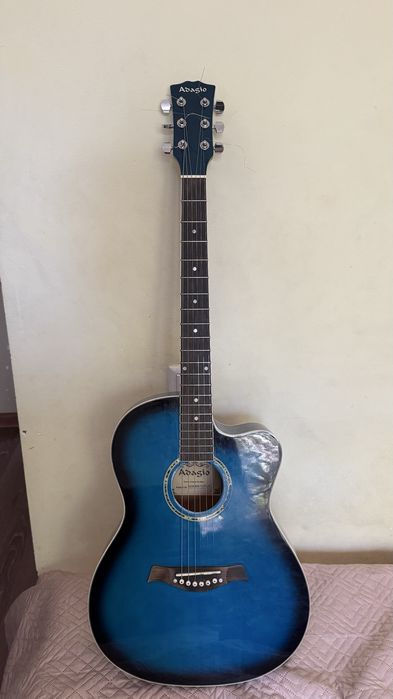 Акустическая гитара