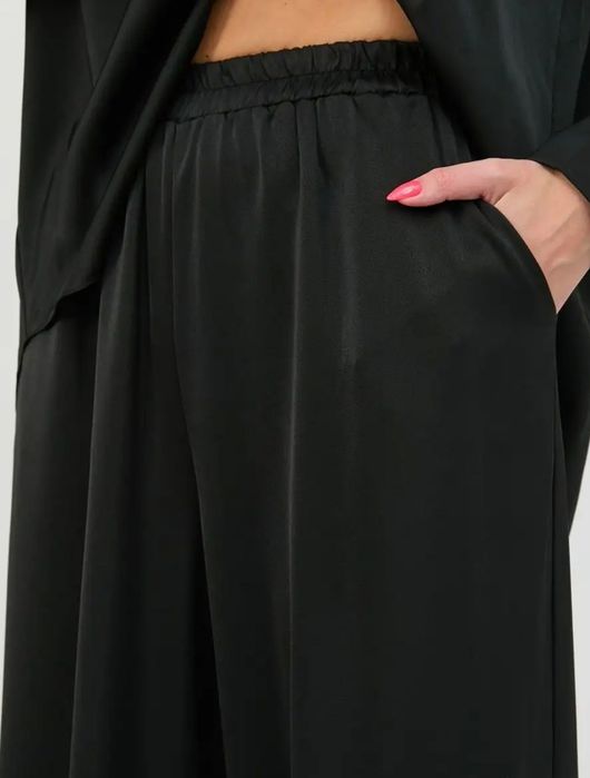 Продаю костюм женский