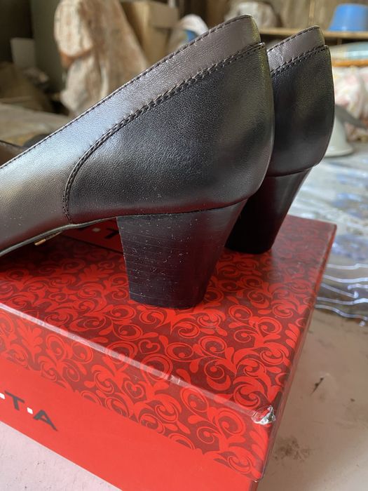 Продам новые туфли за полцены