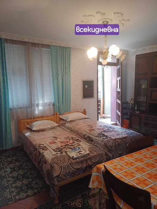 Дава се под наем Етаж от къща в Бургас, Възраждане - 85 кв.м за 1854.87 € - Снимка #2