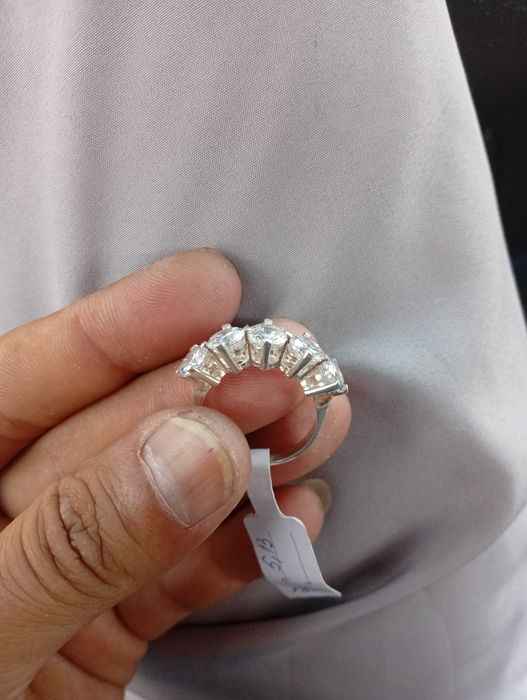 Продам женские серебряные кольца