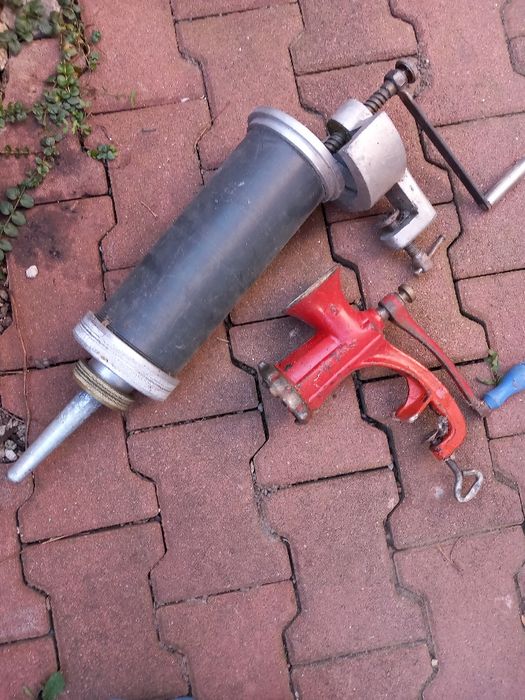 Vand masina de umplur carnati + masina de tocat