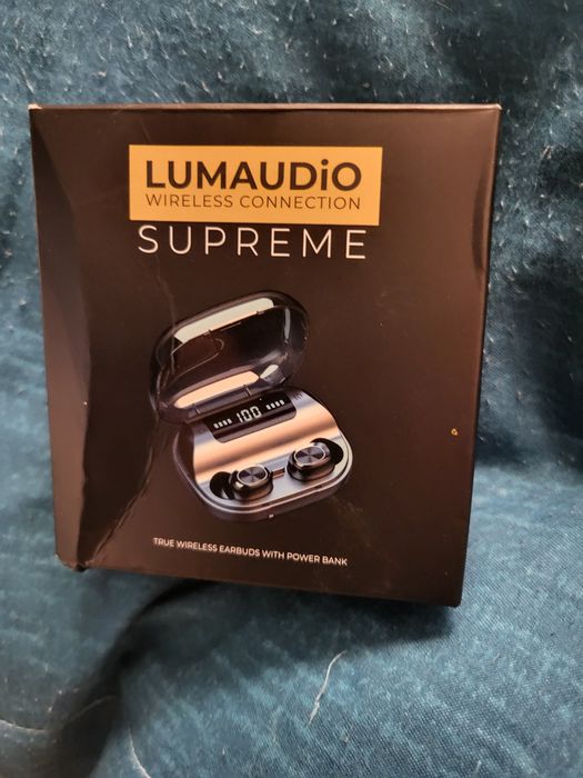 Vând căști bluetooth care au fost folosite un an  și curățate