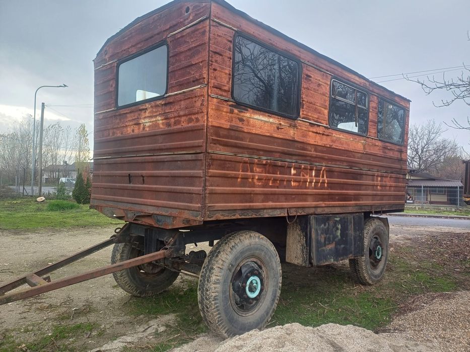 Vagon tractor asistenta tehnica