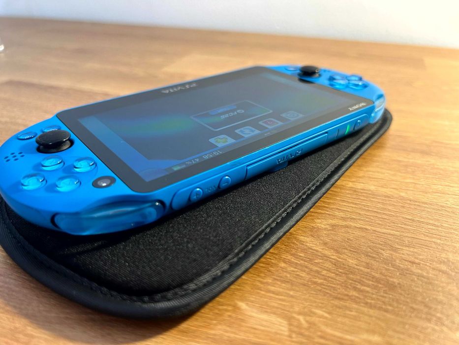 PS Vita Slim Aqua Blue modată — 128GB, import Japonia