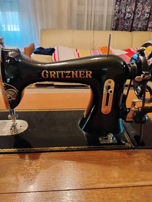 Mașina cusut gritzner