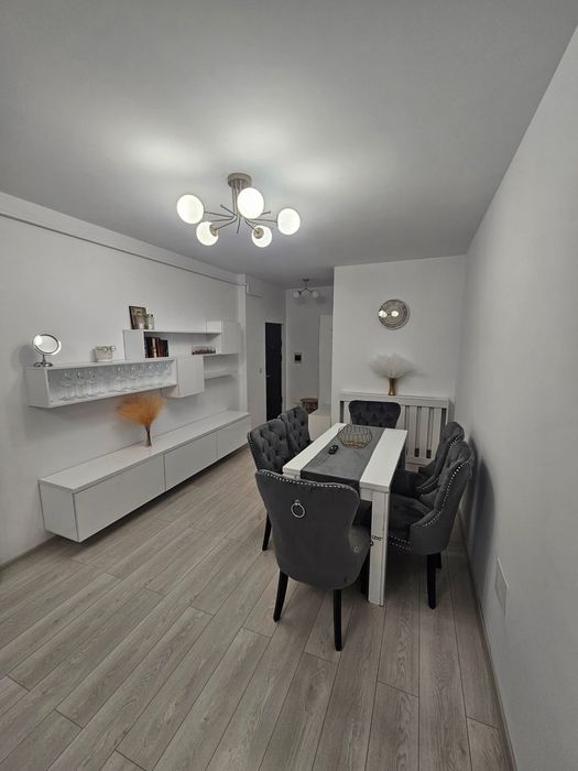 Persoana fizica inchiriez apartament 3 camere + curte