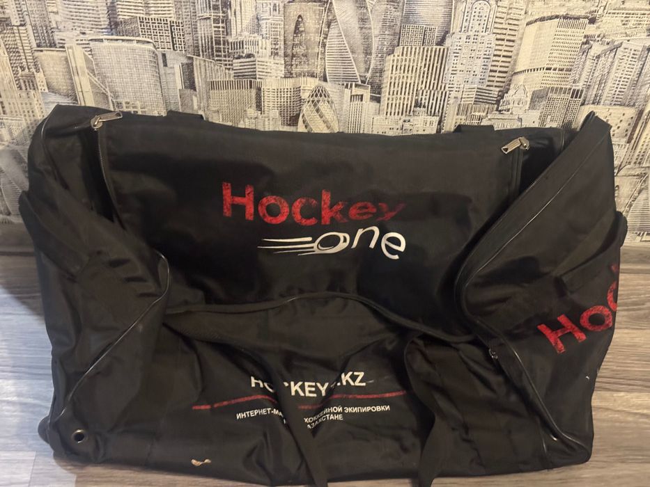 Продам хоккейный баул