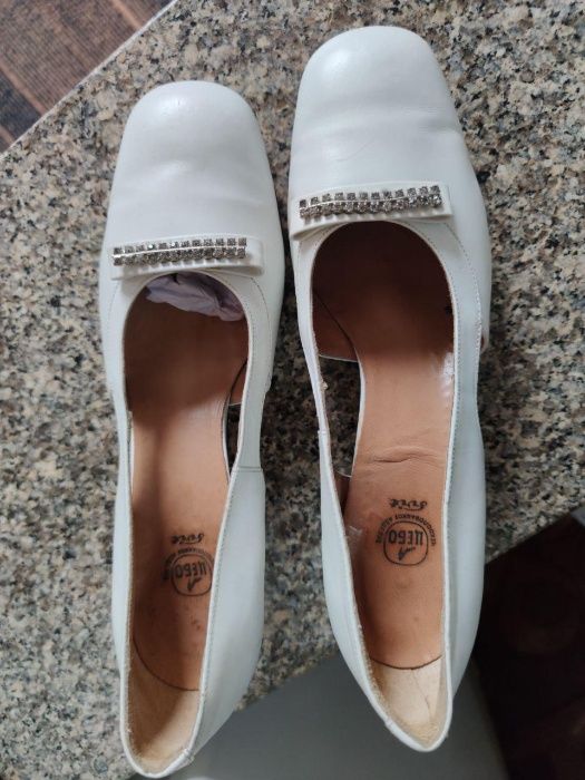 Продается кожаная обувь