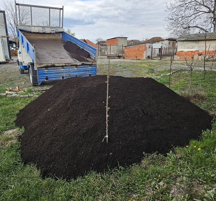 Compost vegetal 100% NU Pământ din decopertă