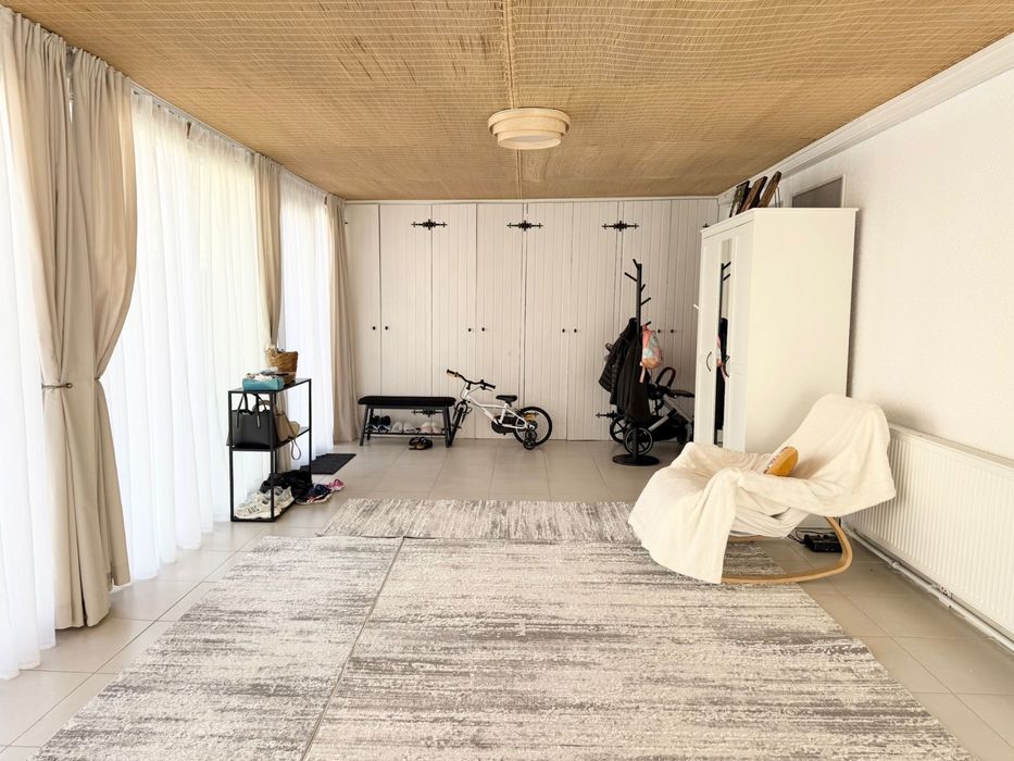 Apartament modern Cosmopolis, 150 mp utili + grădină 100 mp, vedere piscină