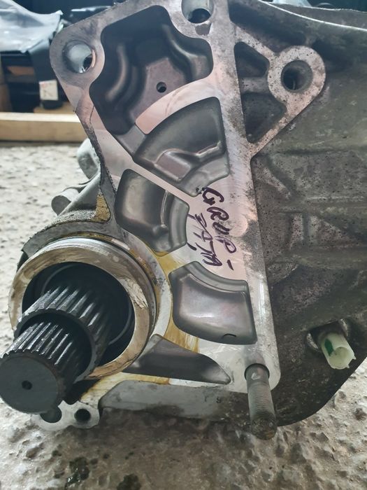 Cutie transfer / grup față  Suzuki Vitara all grip 4x4 , 2017