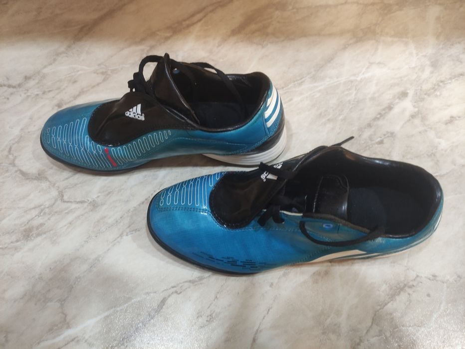 Футболни обувки Adidas