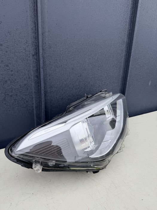 Far dreapta BMW seria 1 f20 bi xenon adaptiv