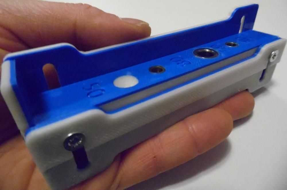 Sablon mobila plastic ericsoane (2x 5mm) si dibluri lemn (1x 8mm)