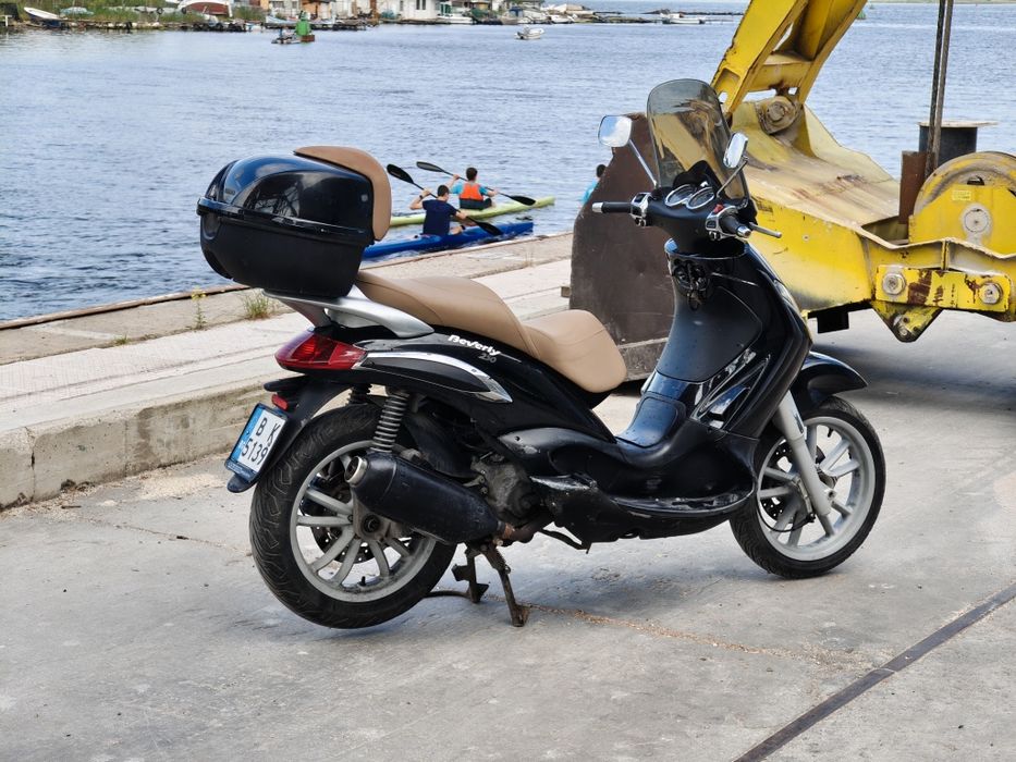 Скутер Piaggio Beverly 250