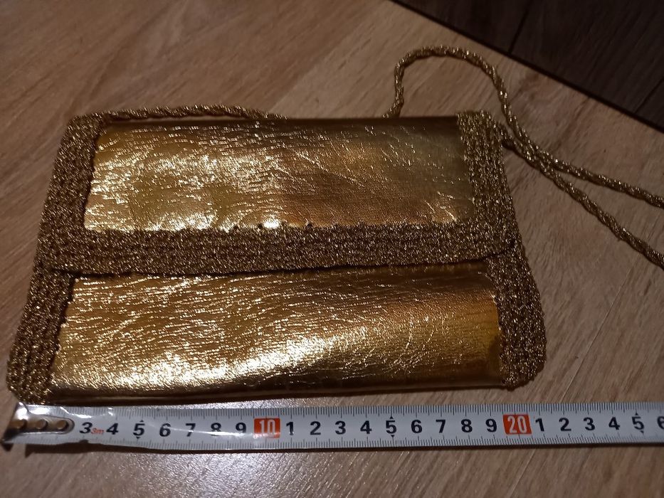 Парти чантичка в златисто