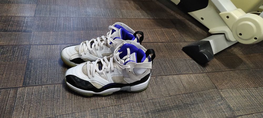 Намалено!!!Обувки 38.5 номер джорданки