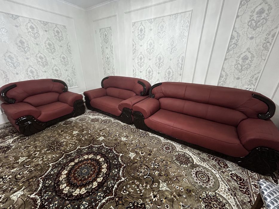 Реставрированный диван: новый вид, старая цена