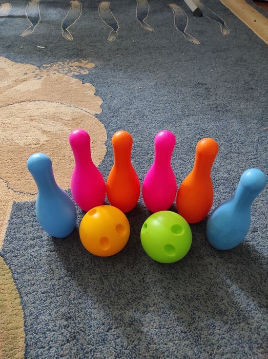 Детский боулинг. Кегли.