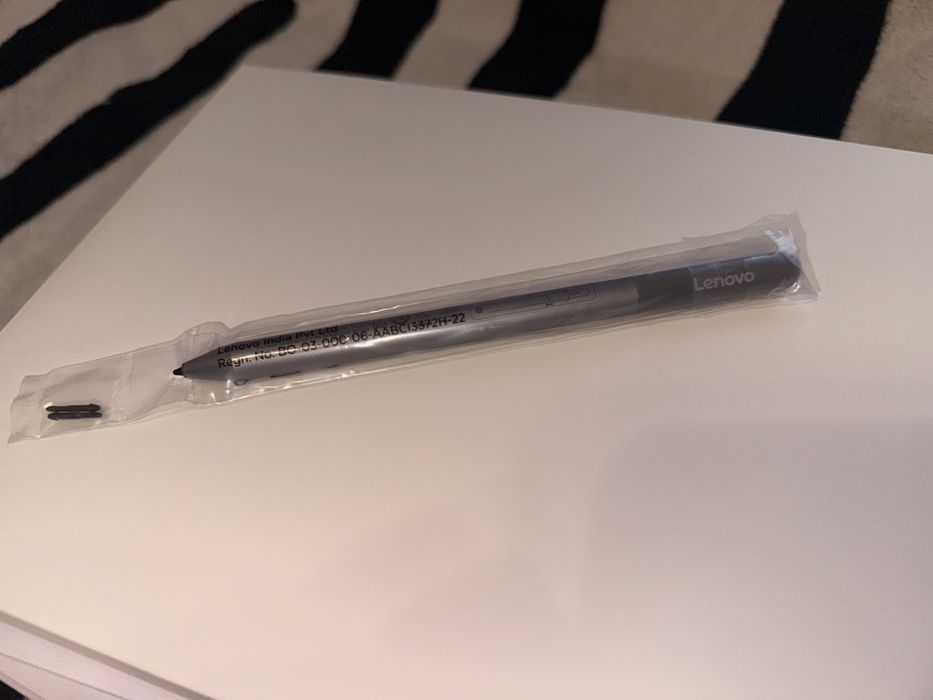 Tabletă Lenovo Idea Tab 11, 256GB, 8GB RAM, 5G, neagră, cu Stylus Pen și husă