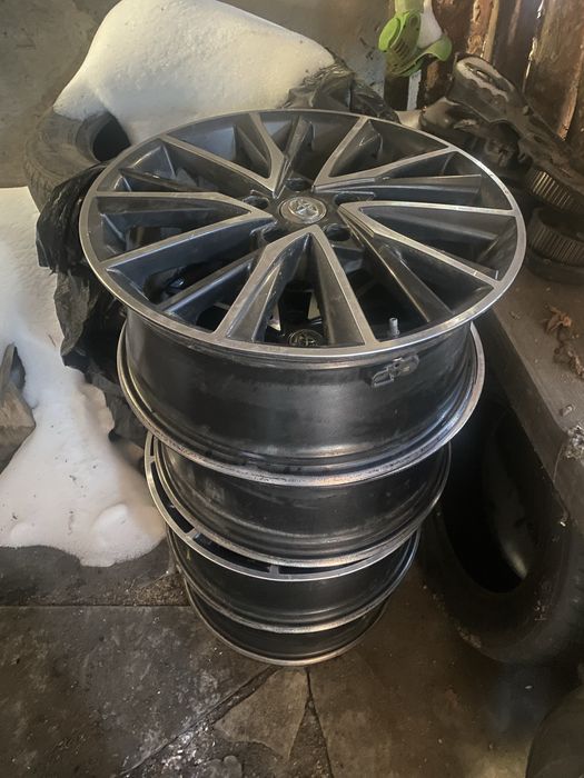 Продам диски R18 в хорошем состояний